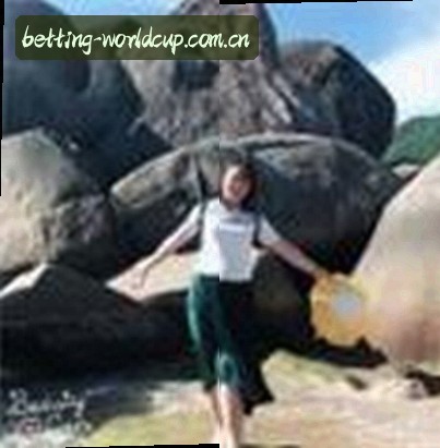 李伟